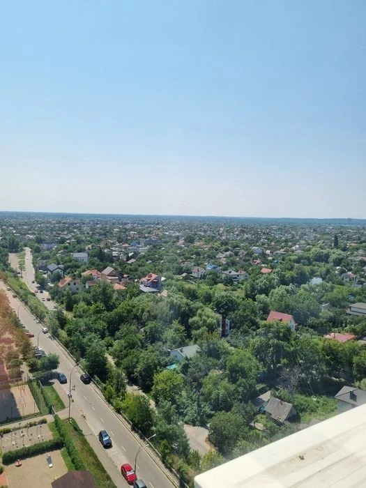 Ващенко 1, видовая на Днепр, метро Осокорки