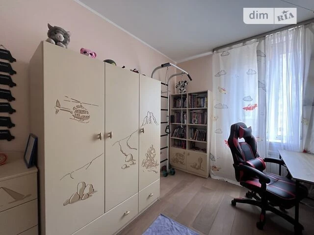 Довготривала оренда 4к квартири на вул. Лобановського 150Д •