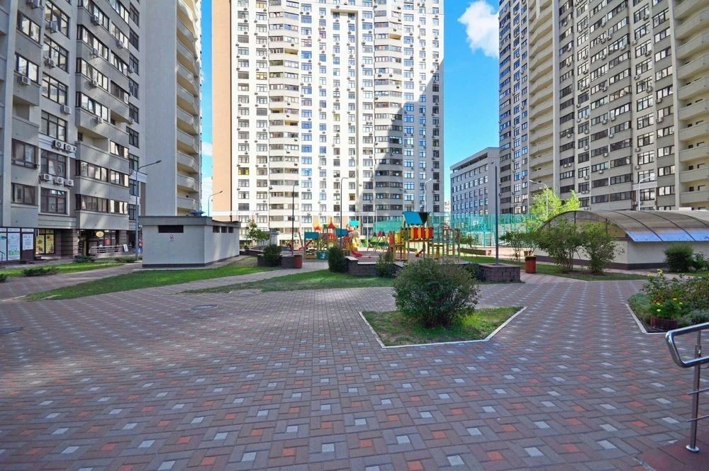 2-кімнатна квартира з ПАРКОМІСЦЕМ в безпечному ЖК Зелений Ос
