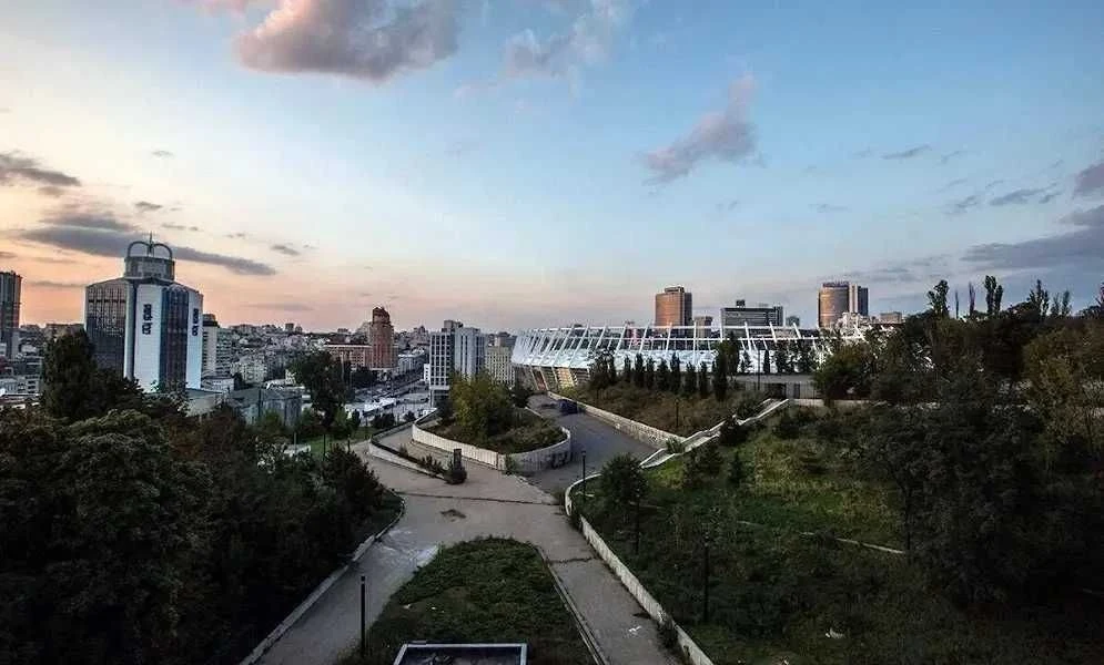 БЕЗ % СВОЯ 2 кім Ділова Тютюнника (Барбюса) Велика Васильків