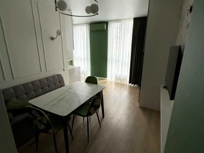 Квартира. Київ, Салютна вул., 2к