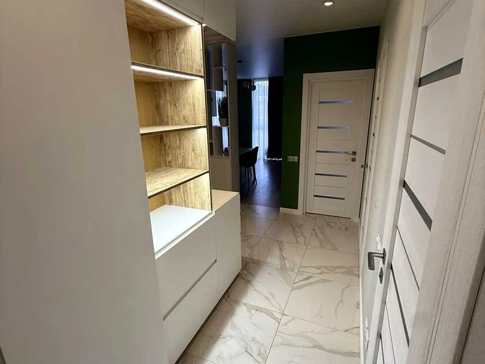 Квартира. Київ, Салютна вул., 2к
