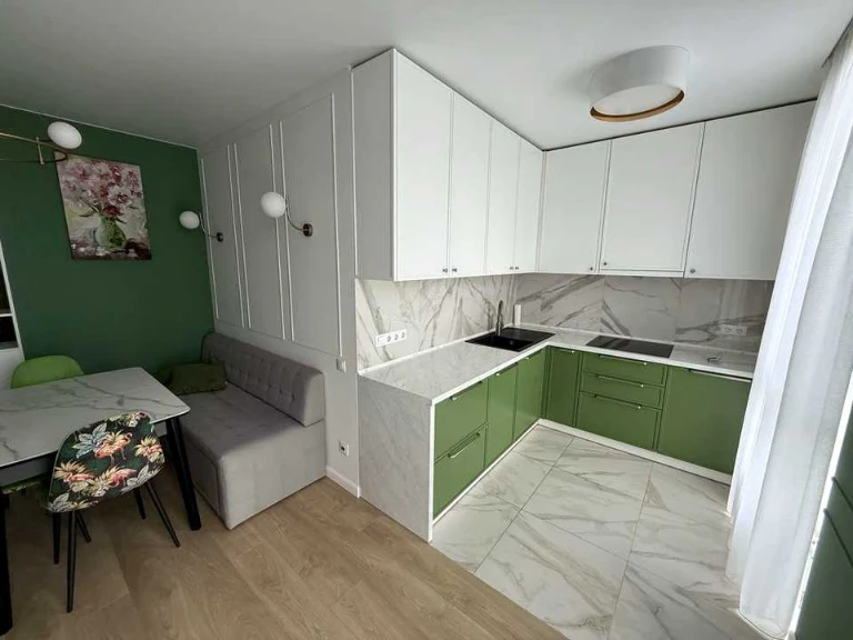 Квартира. Київ, Салютна вул., 2к