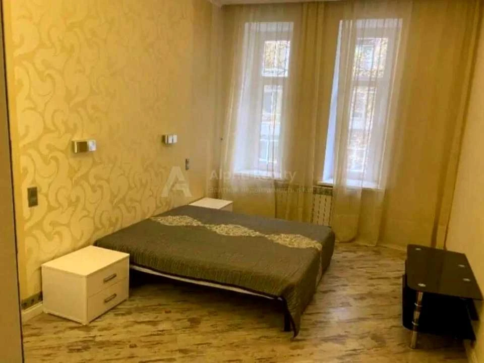 Квартира. Київ, Олеся Гончара вул.