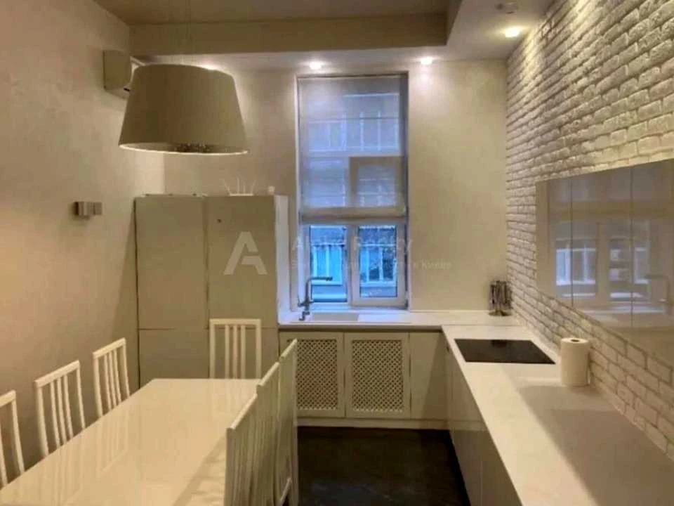 Квартира. Київ, Олеся Гончара вул.