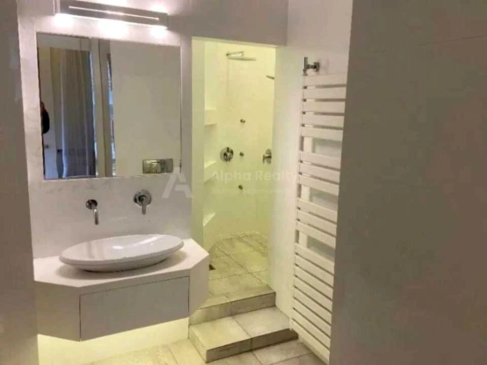 Квартира. Київ, Олеся Гончара вул.