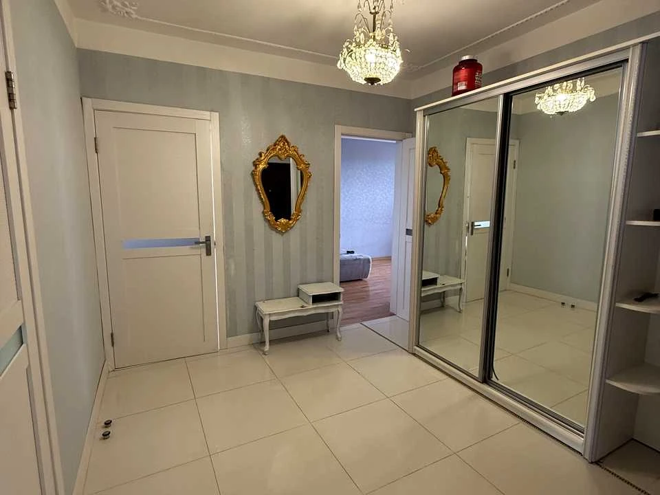 Квартира. Київ, Академіка Заболотного вул.