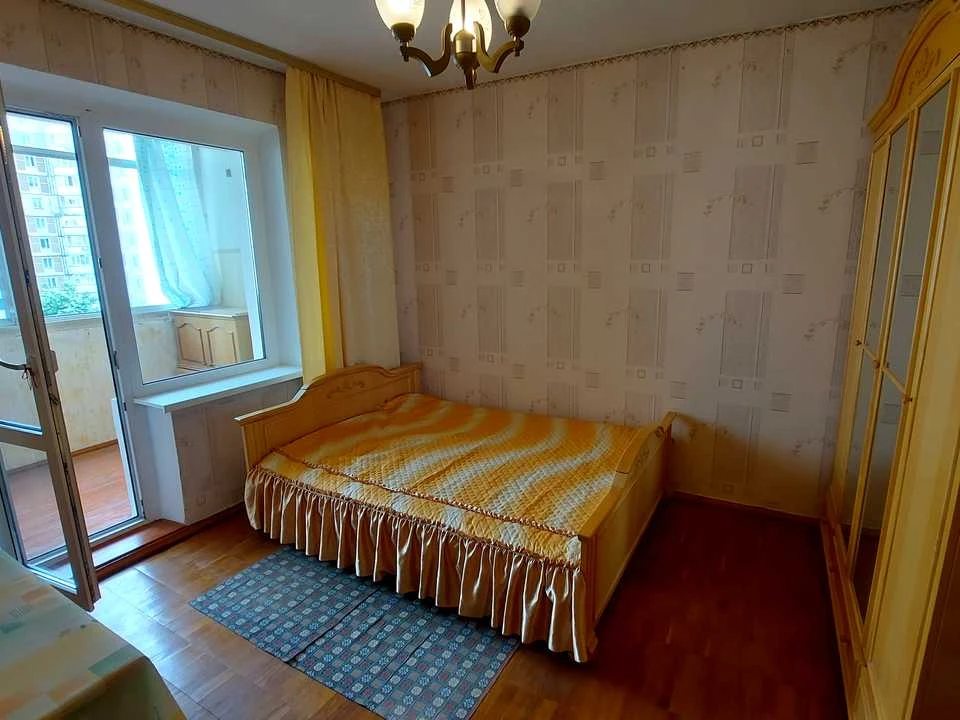 Квартира. Київ, Ревуцького вул.