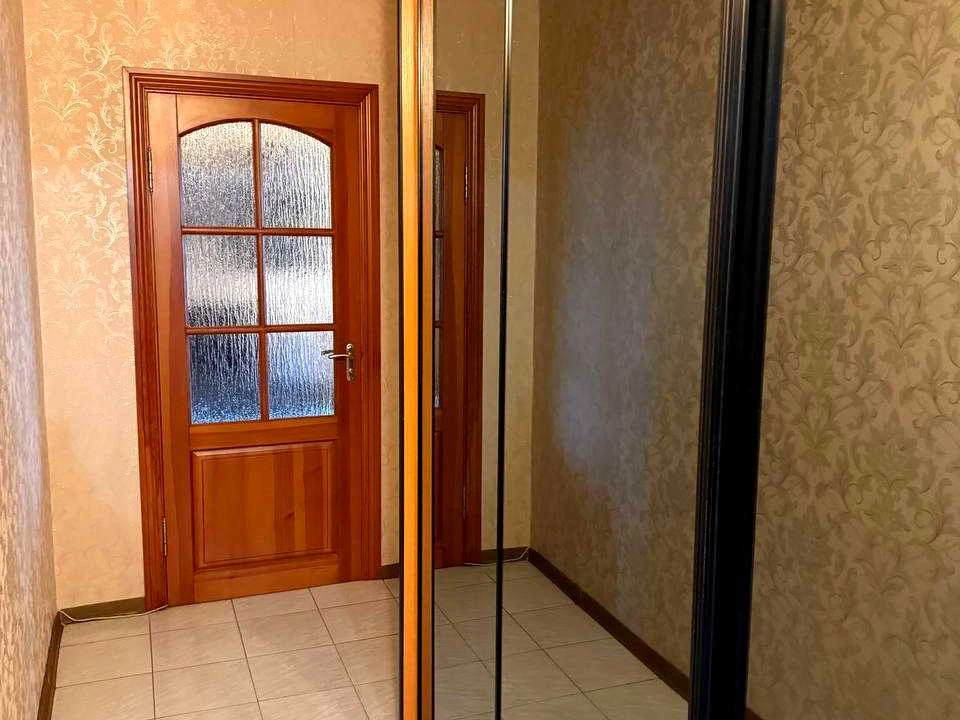 Квартира. Київ, Бориспільська вул.