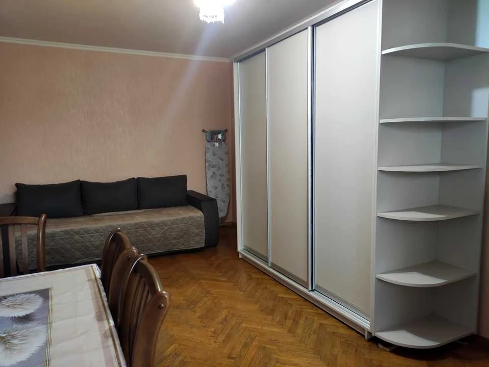 Квартира. Київ, Дарницький бульв.
