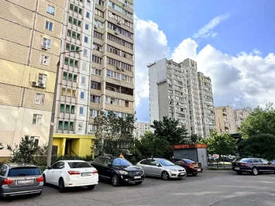 Квартира. Київ, Лариси Руденко вул.