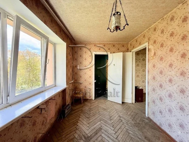 2-room apartment for sale at Degtyarivska, 11
