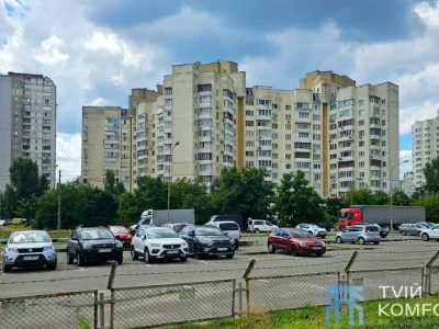 Квартира. Київ, Миколи Бажана просп.