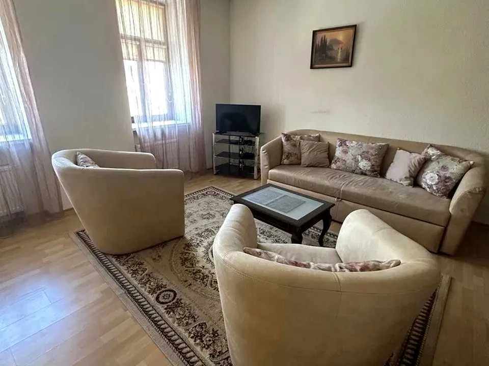 Квартира. Київ, Костянтинівська вул.