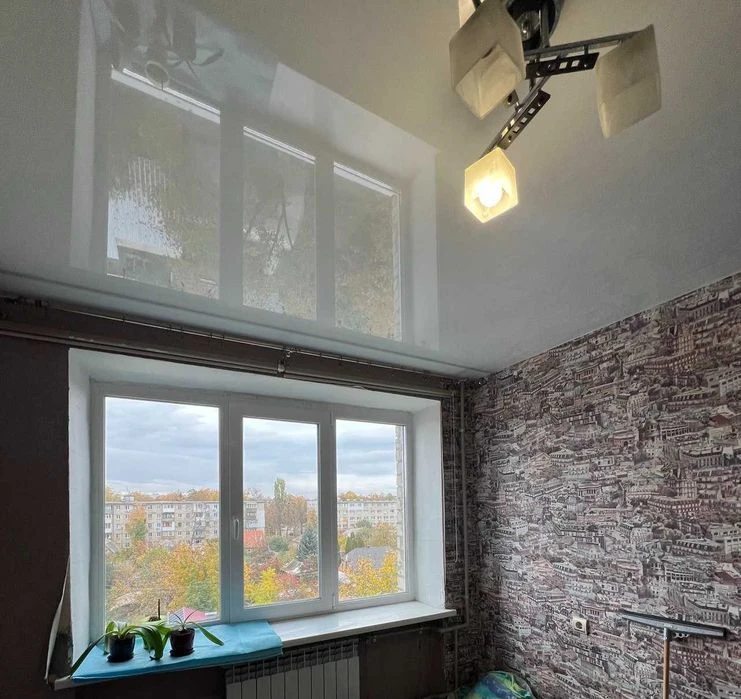 For sale 3-room apartment, Zhukovsky Avenue 1, brick, gas, 7th floor