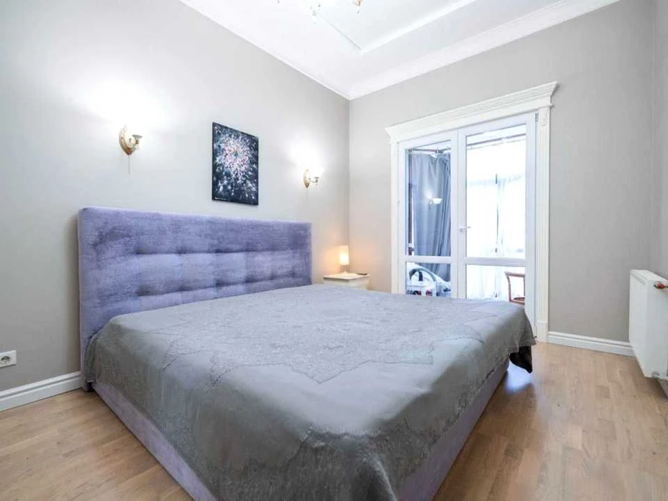Квартира. Київ, Воздвиженська вул.