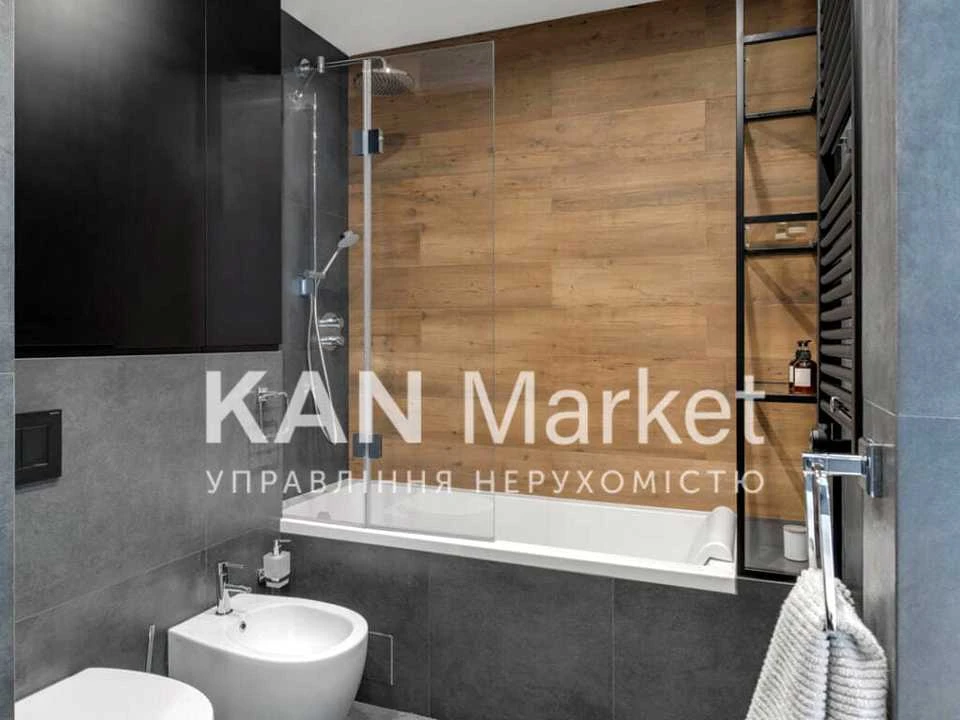 Квартира. Київ, Тадея Рильського бульв.
