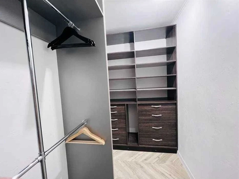 D1A For sale 2-room apartment, 3rd floor, Pink House residential complex, separate rooms
