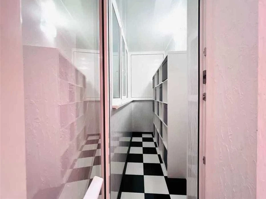 D1A For sale 2-room apartment, 3rd floor, Pink House residential complex, separate rooms