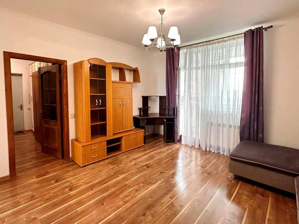 Квартира. Київ, Петра Калнишевського вул. (Михайла Майорова)