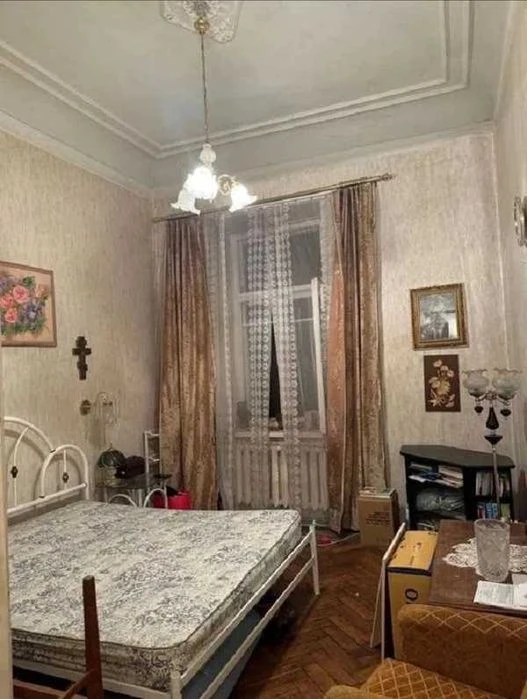 Продаж 2 кімн кв Михайла Омеляновича-Павленка Суворова Печер