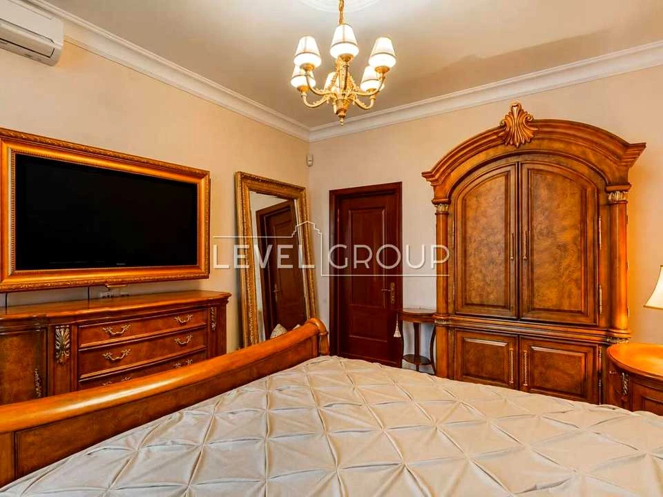 Квартира. Київ, Звіринецька вул.