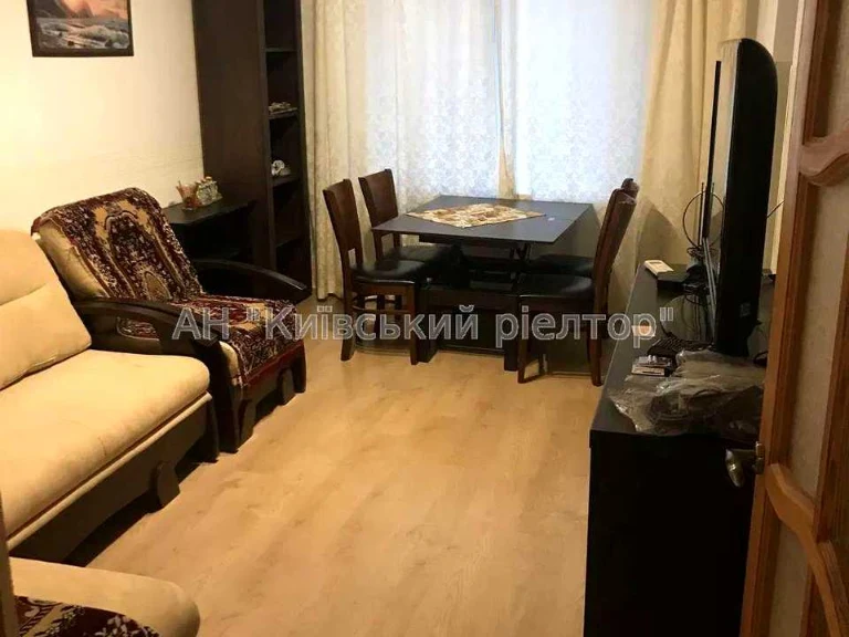 Квартира. Київ, Павла Тичини просп.