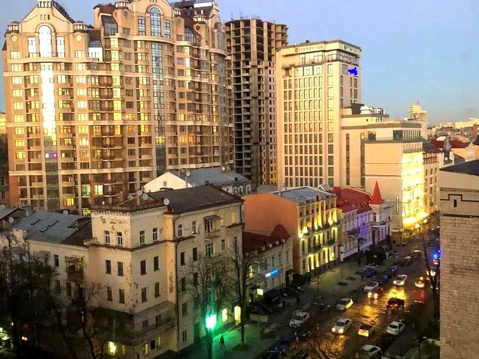 Квартира. Київ, Богдана Хмельницького вул.