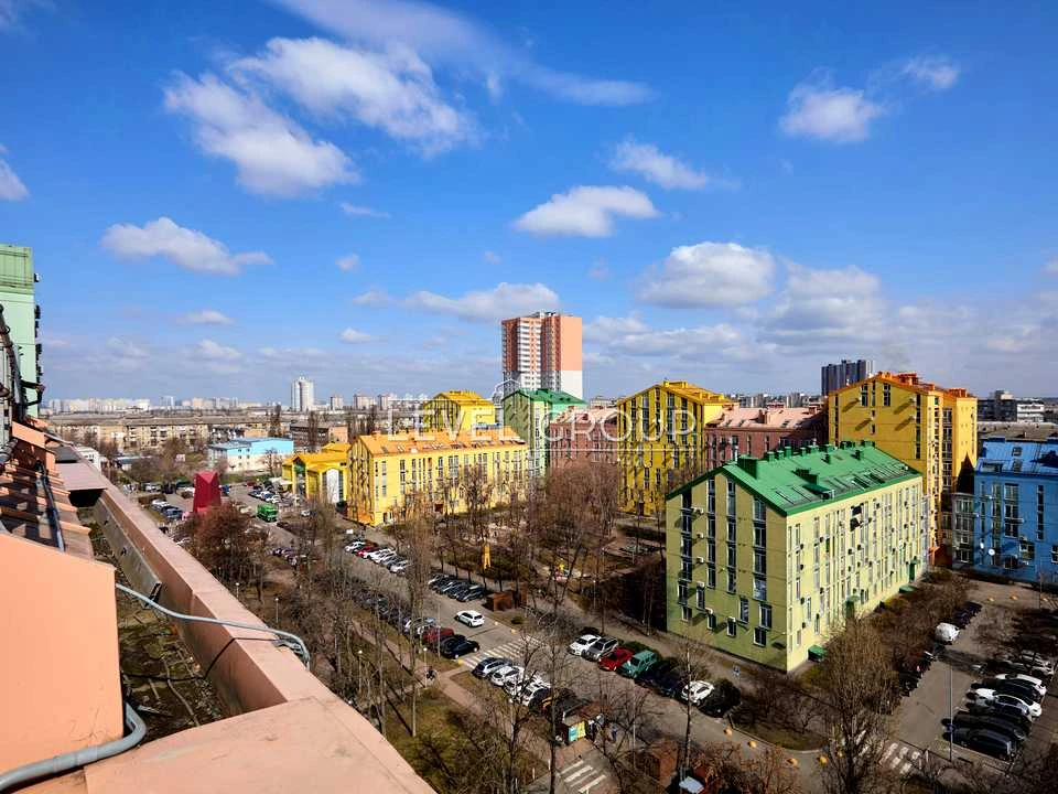 Квартира. Київ, Регенераторна вул., 4 к