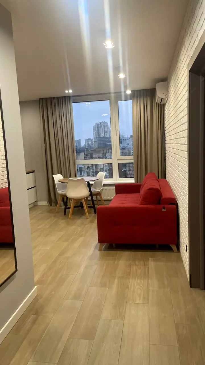 Продаж квартири 1-кімн. 44 м² 10/25 пов.