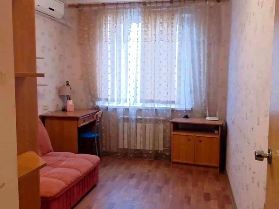 Apartment. Kharkiv, Akhsarova St.