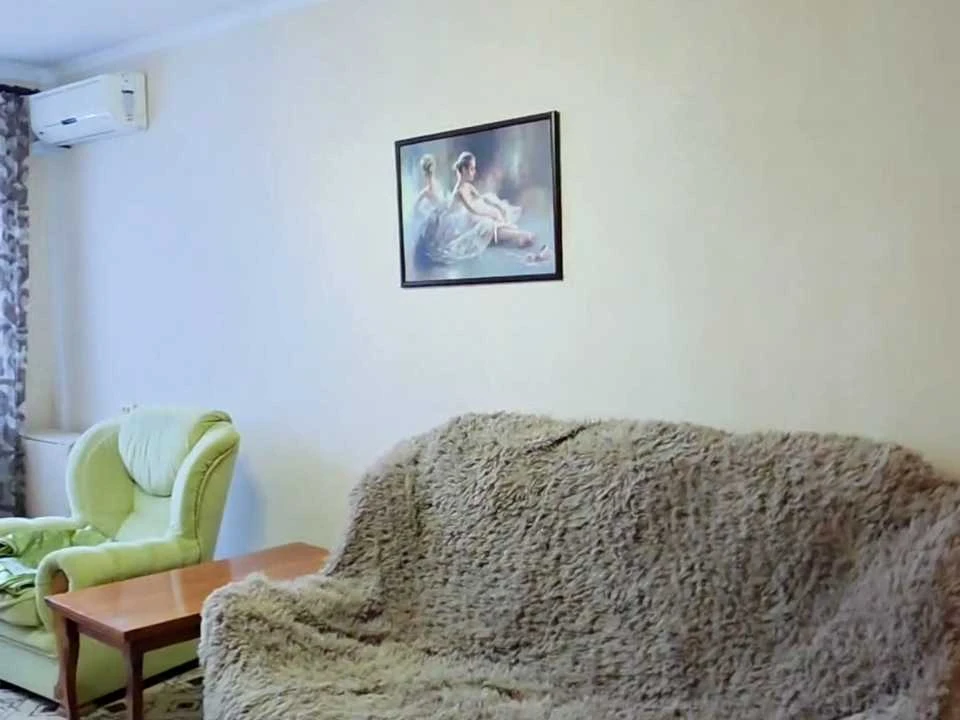 Apartment. Kharkiv, Akhsarova St.