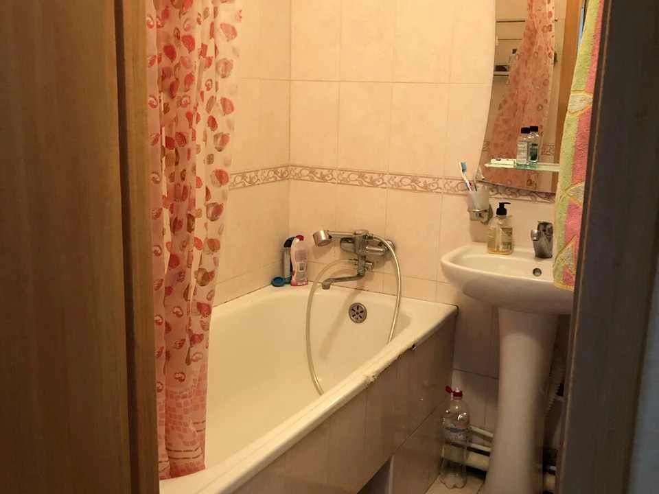 Apartment. Kharkiv, Akhsarova St.