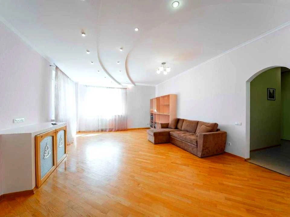 Квартира. Київ, Олександра Кониського вул., 28А-