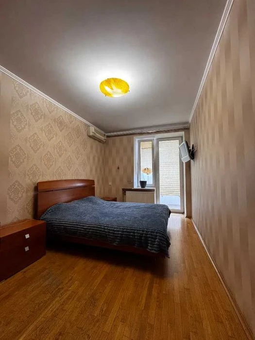 Продам 4-х к.квартиру Центр ; ул. Писажервского 7