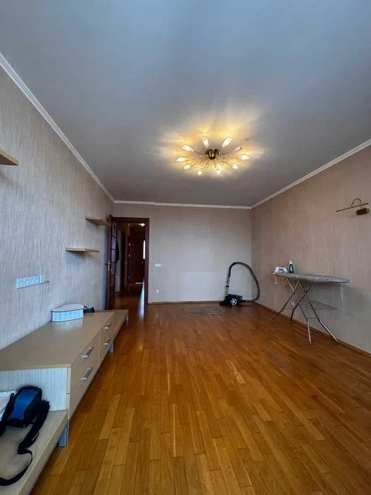 Продам 4-х к.квартиру Центр ; ул. Писажервского 7