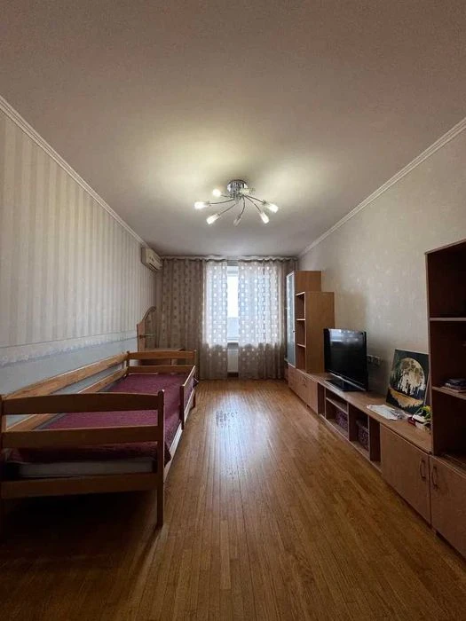 Продам 4-х к.квартиру Центр ; ул. Писажервского 7