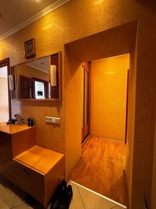 Продам 4-х к.квартиру Центр ; ул. Писажервского 7