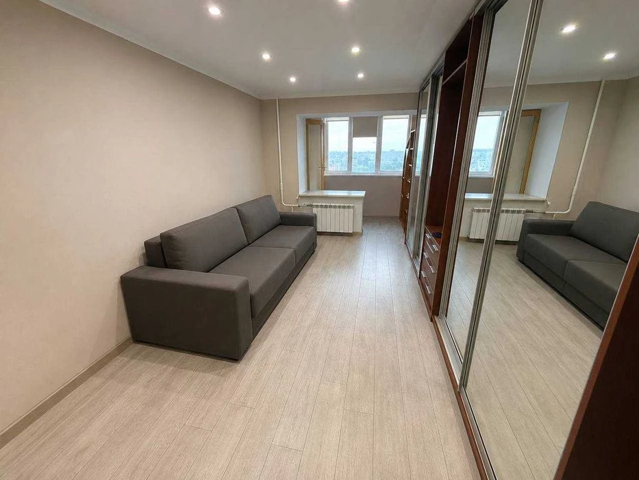Продам 1 ком.кв.в кирпичном доме ул. Рабочая 160.