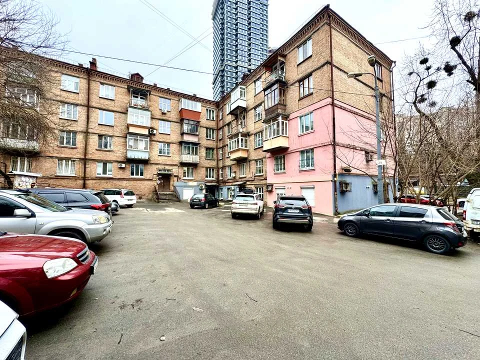Квартира. Київ, Леоніда Первомайського вул.