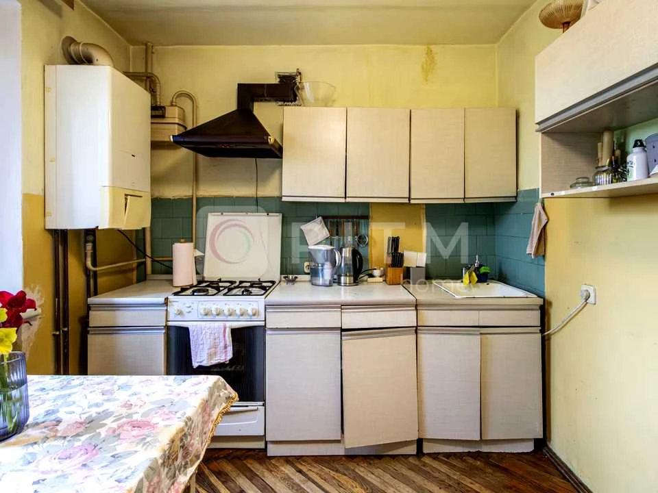 Apartment. Ivano-Frankivsk, Halytska St.