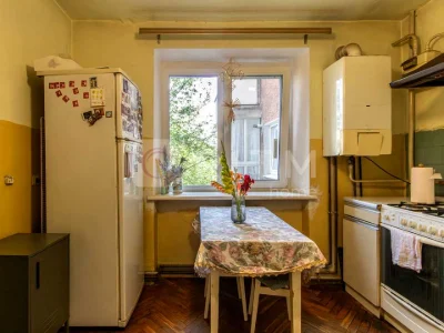 Apartment. Ivano-Frankivsk, Halytska St.