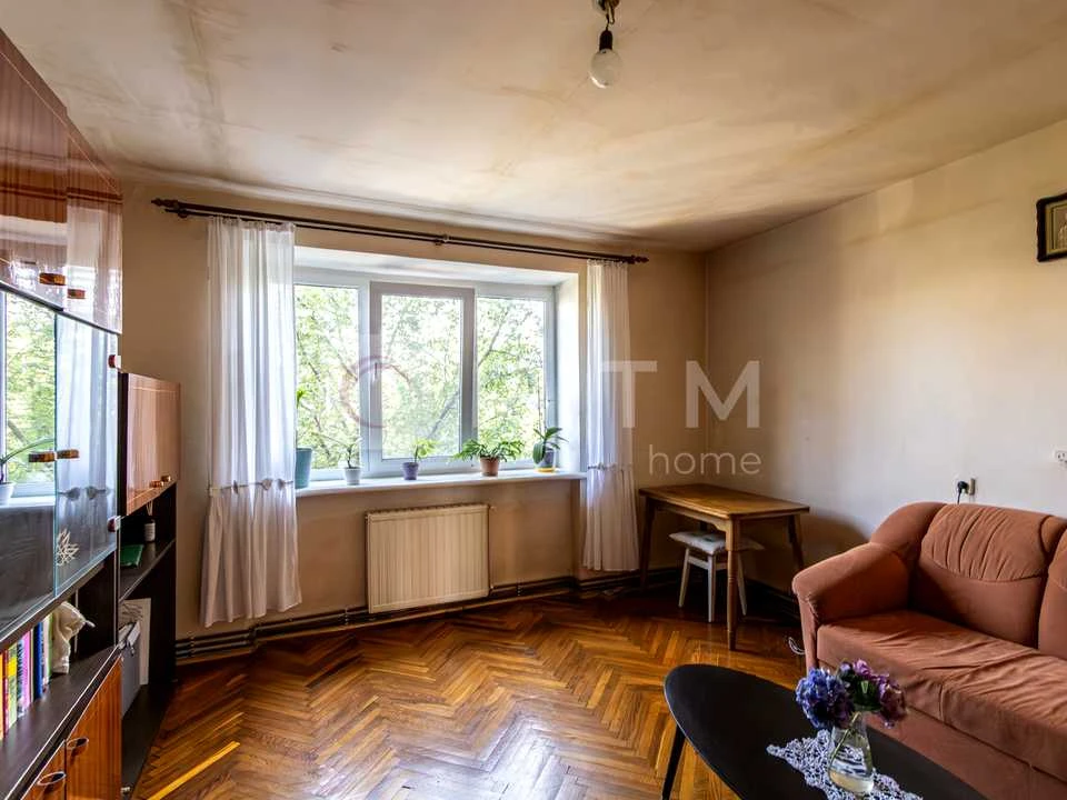 Apartment. Ivano-Frankivsk, Halytska St.