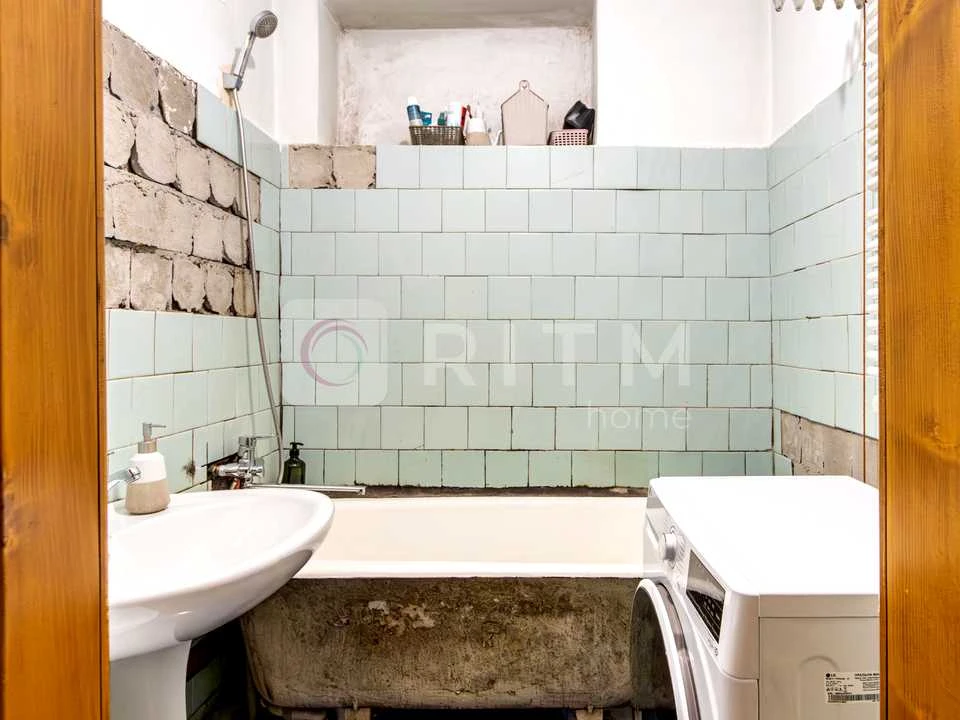 Apartment. Ivano-Frankivsk, Halytska St.