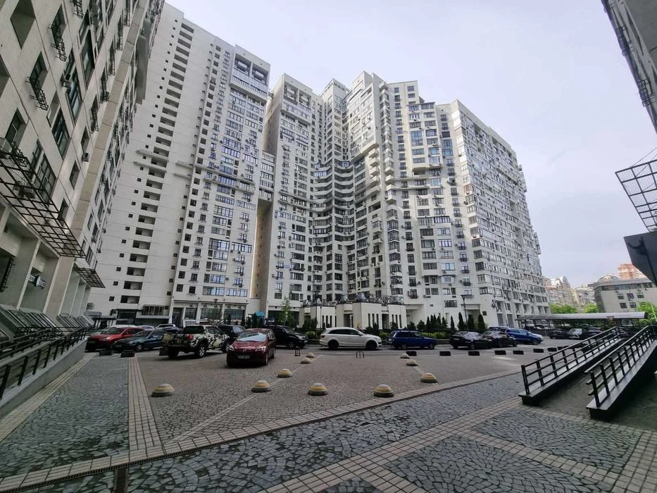 без комісії здам 3 кім кв вул. Коновальця 44 а ЖК Панорама П