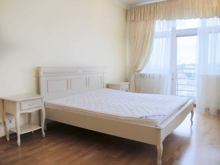 Паторжинского ул., 14. Аренда, 3-комн, 130м2. Без комиссии!