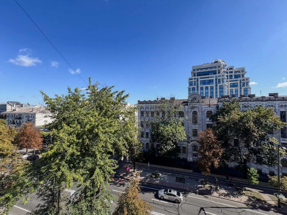Ивана Мазепы, 12А, 3-ком. метро Арсенальная, убежище, без ко