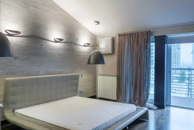 Оренда, вул. Івана Франка, 22-24, 3 кімнати, 180 м², Золоті