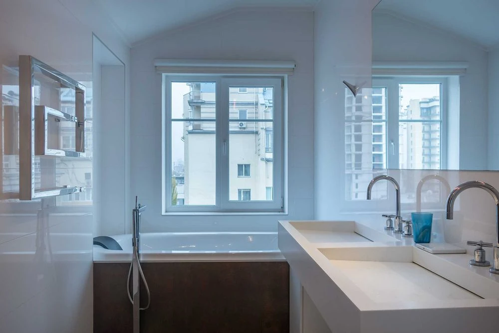 Оренда, вул. Івана Франка, 22-24, 3 кімнати, 180 м², Золоті