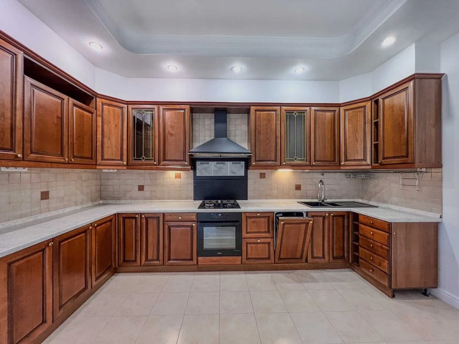 Оренда, вул. Кудрявська, 13–19, 5 кімнат, 202 м², Kiyv rent